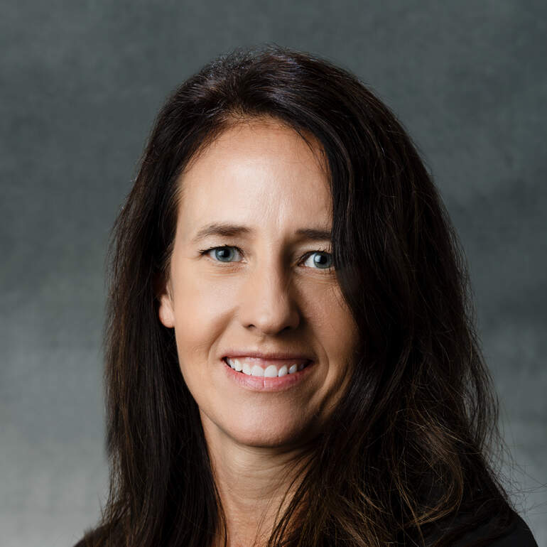 Head shot of Karen Julian