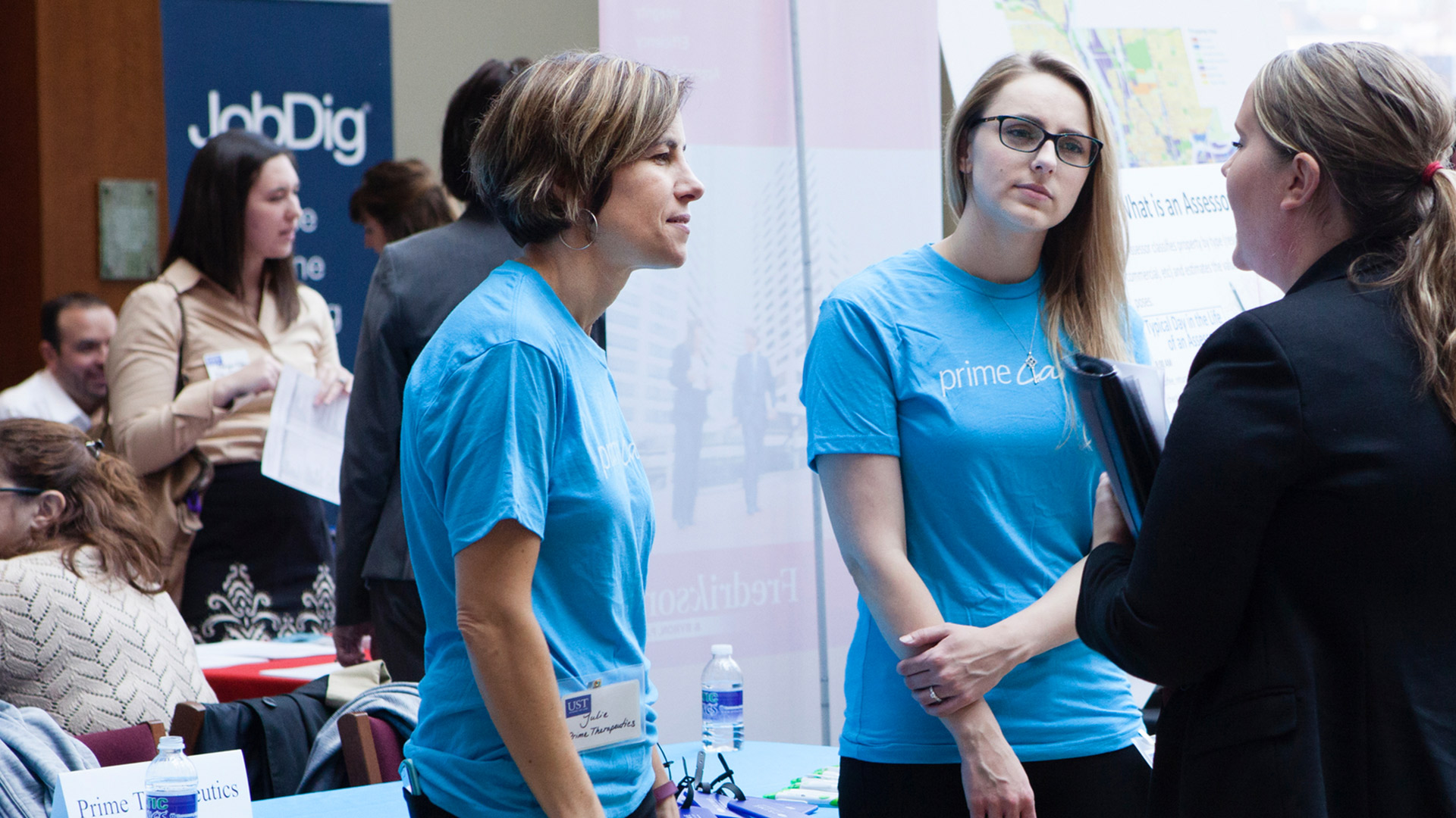 employer listening to student