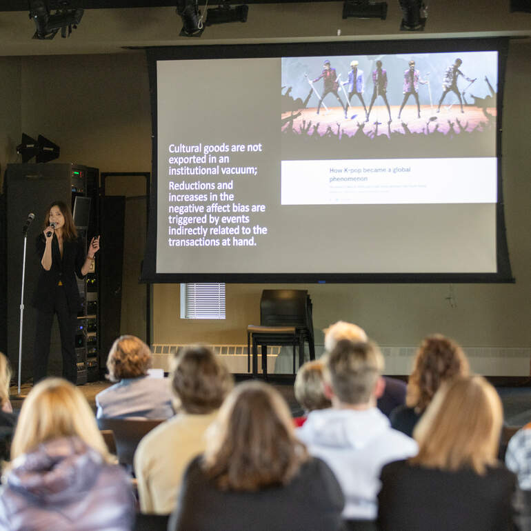 Dr. Shinwon Noh speaks at a Facutly Lightning Discussion