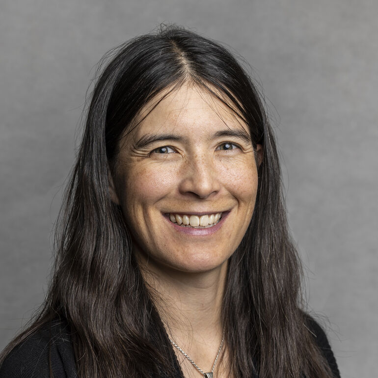 Profile Photo of Ali Ling