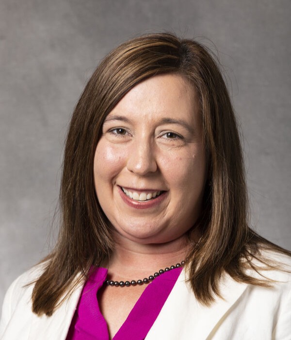 Profile Photo of Lindsay Schipper