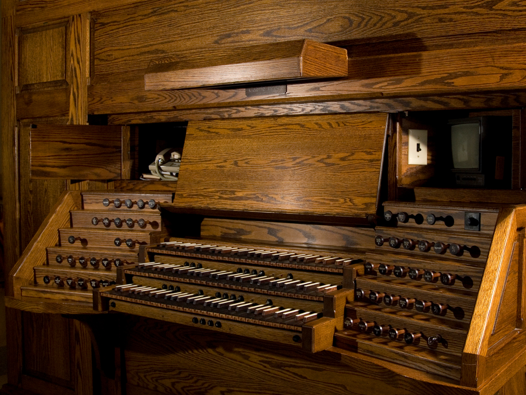 Gabriel Kney organ keys