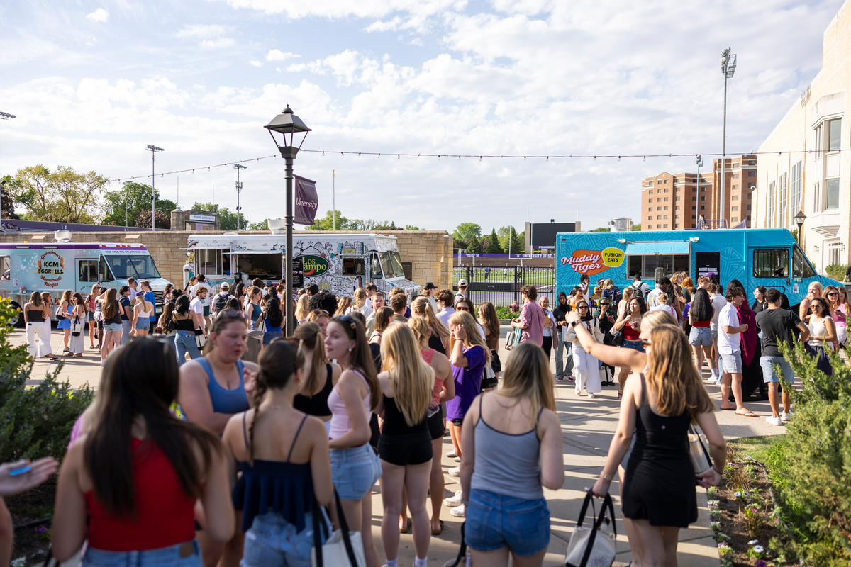 Students lining up at food truck